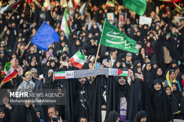 اجتماع مردمی دختران انقلاب در ورزشگاه آزادی