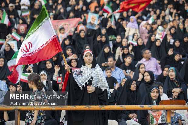 اجتماع مردمی دختران انقلاب در ورزشگاه آزادی