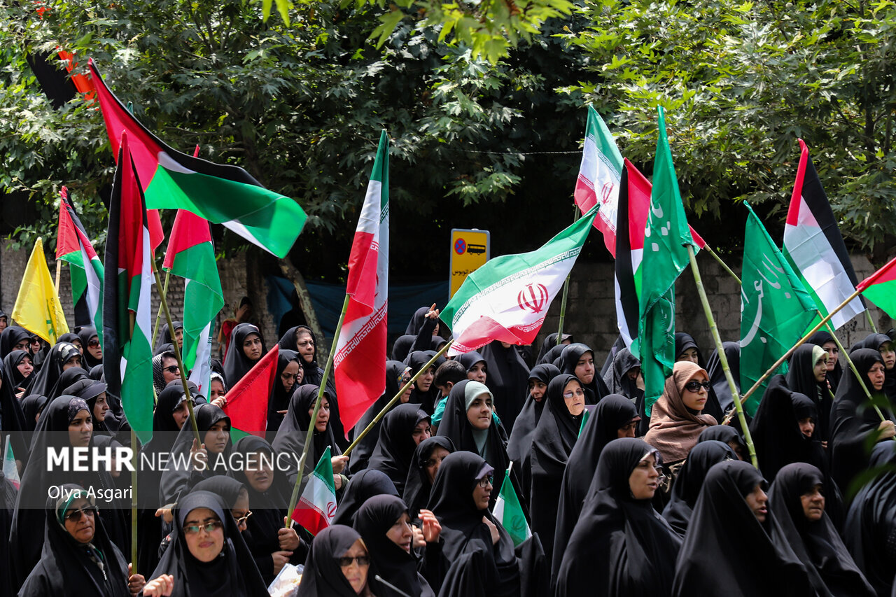 İran'ın kuzeyinde Filistin'e destek yürüyüşü