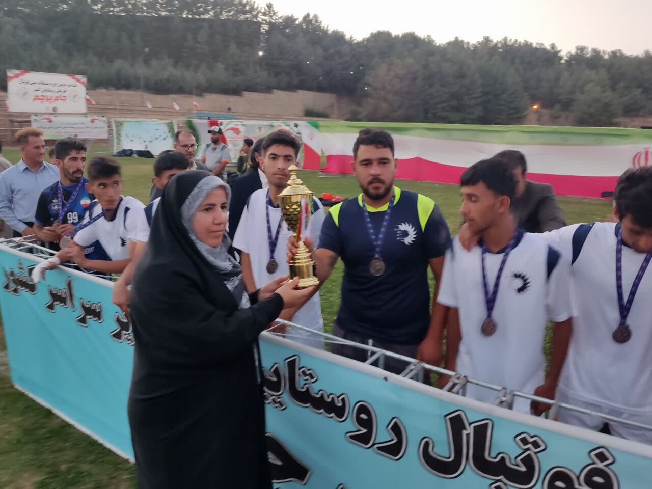 رقابتهای مینی فوتبال روستاییان کشور در سنندج پایان یافت