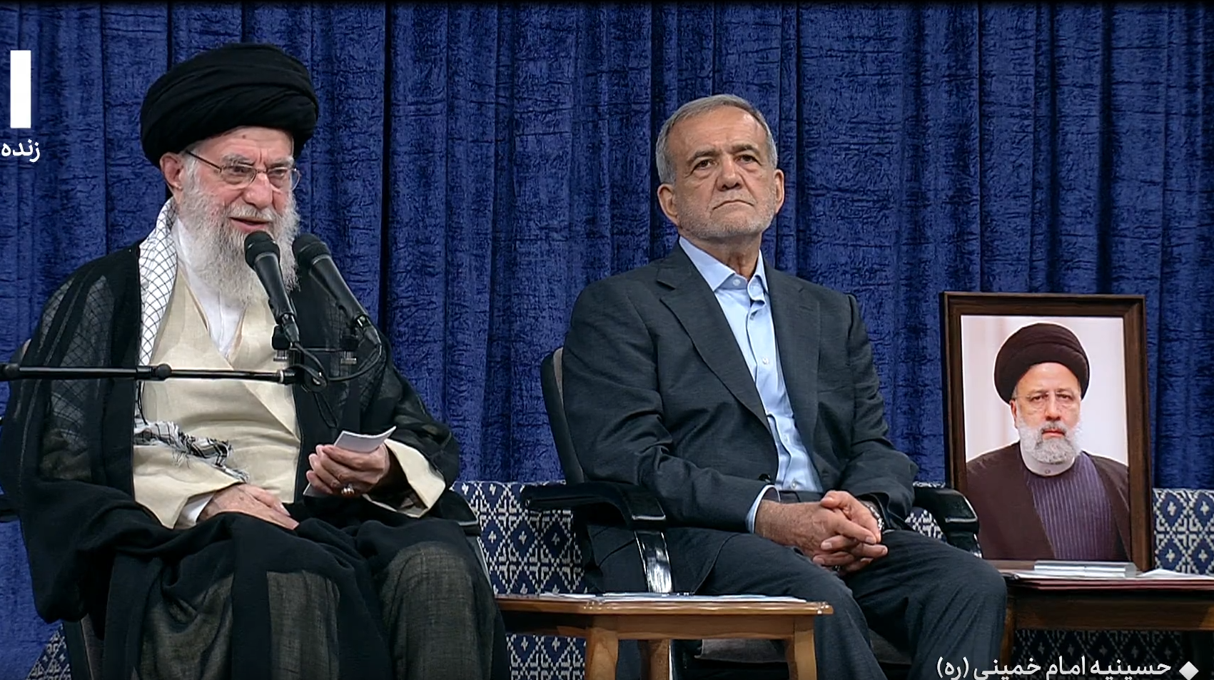 سخنان رهبر معظم انقلاب آغاز شد