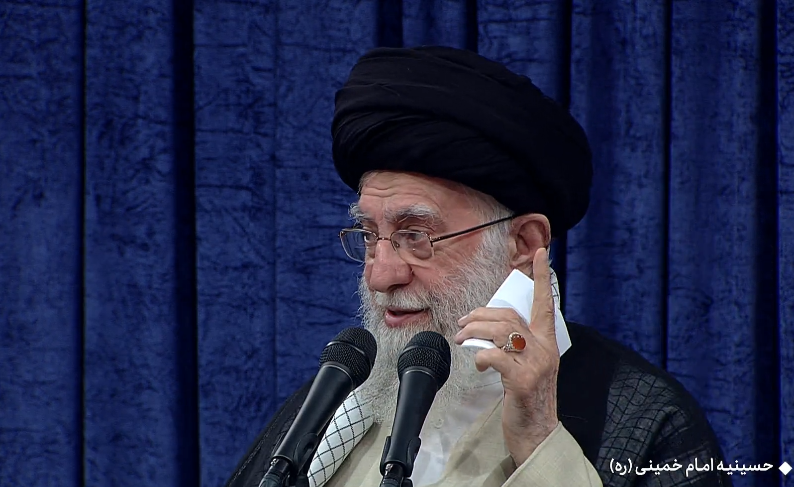 حضرت آیت الله خامنه‌ای: دولت محترم و رئیس جمهور از ظرفیت عظیم مردمی استفاده کنند