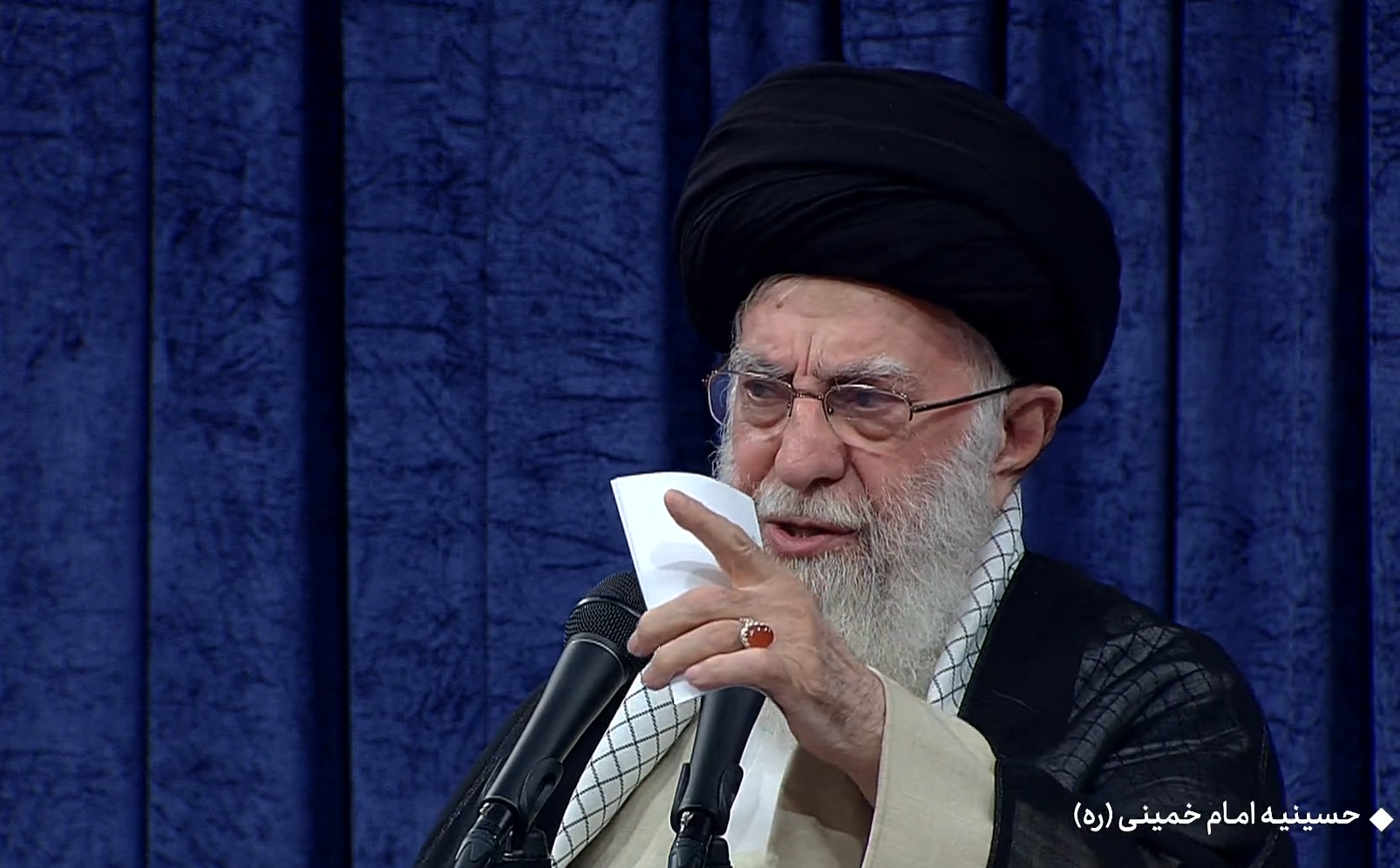 رهبر معظم انقلاب: نباید به وسوسههای دوقطبی سازی توجه کرد