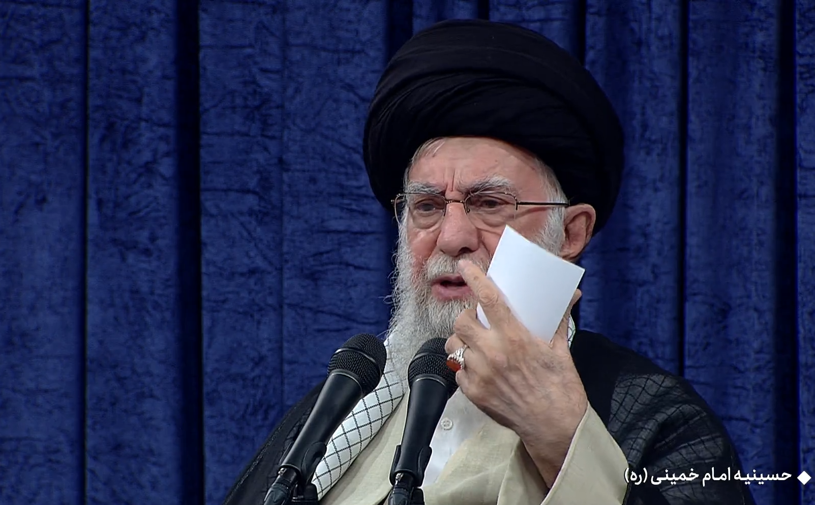 مقام معظم رهبری: امروز از لحاظ زمانی اولویت با مسائل اقتصادی است