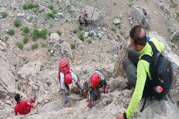 نجات کوهنوردان گرفتار در «کول جنو» اشترانکوه