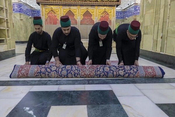 حرم حضرت عباس (ع) شستوشو و مفروش شد