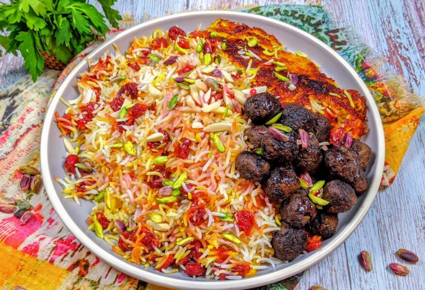 Albaloo Polo, Iran's traditional summer dish