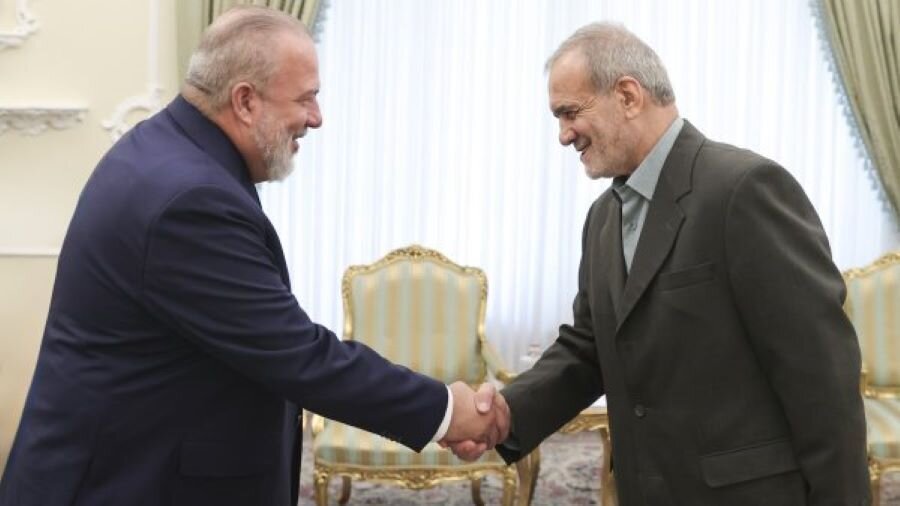Pezeshkian stresses enhanced ties among independent nations