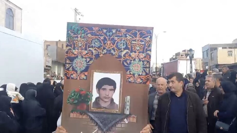 استقبال کم نظیر مردم شهرستان رودبار از خانواده شهید «رضا کیانی»