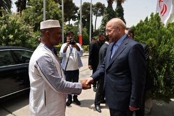 Ghalibaf meets with Burkina Faso parl. speaker for talks