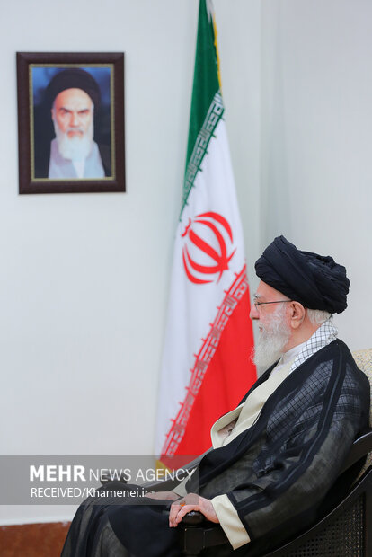 حضرت آیت الله خامنهای رهبر معظم انقلاب اسلامی