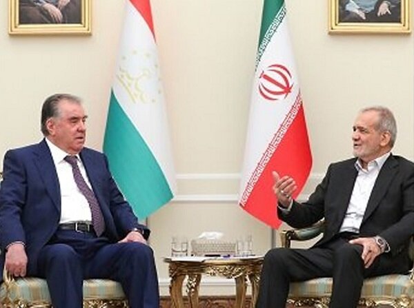 Iran, Tajikistan presidents hold meeting