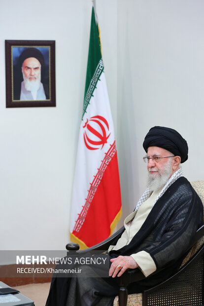 حضرت آیت الله خامنهای رهبر معظم انقلاب اسلامی