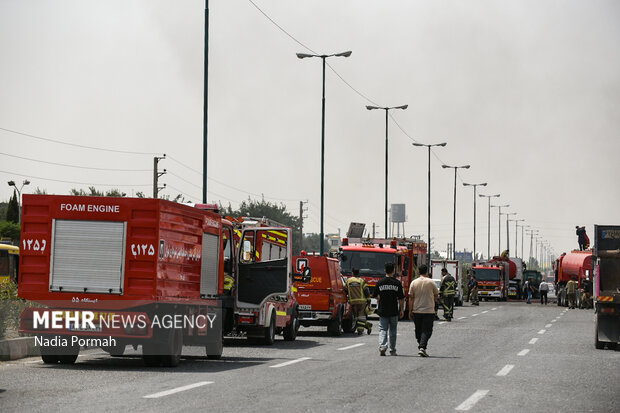 آتش‌سوزی انبار کالا در جاده قدیم کرج