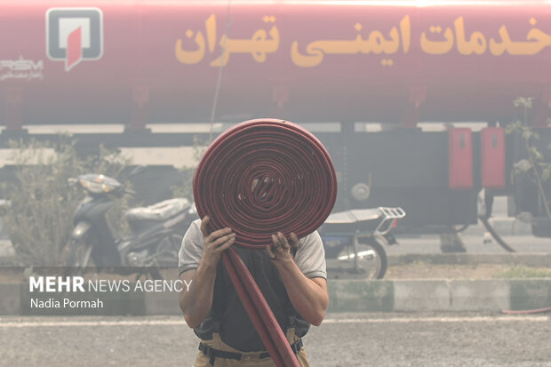 آتش‌سوزی انبار کالا در جاده قدیم کرج
