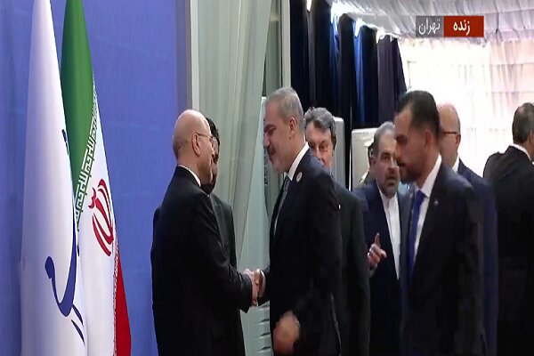 Hakan Fidan Pezeşkiyan'ın yemin törenine katıldı Hakan Fidan Pezeşkiyan'ın yemin törenine katıldı