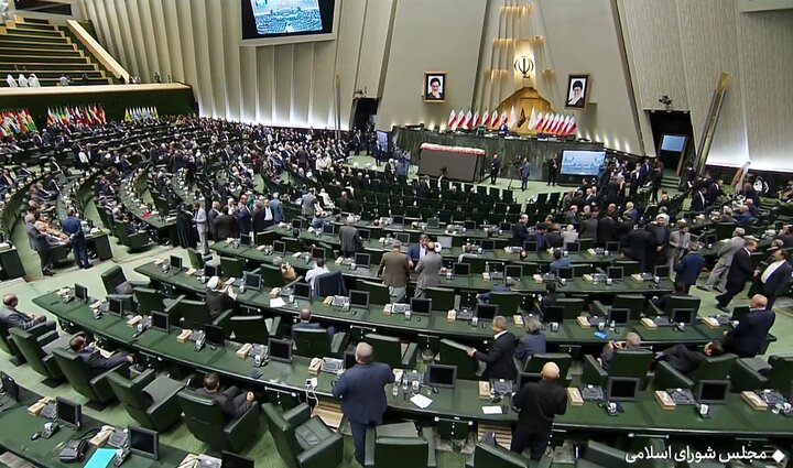 بدء مراسم اداء اليمين الدستورية للرئيس الايراني بحضور ضيوف محليين وأجانب+صور