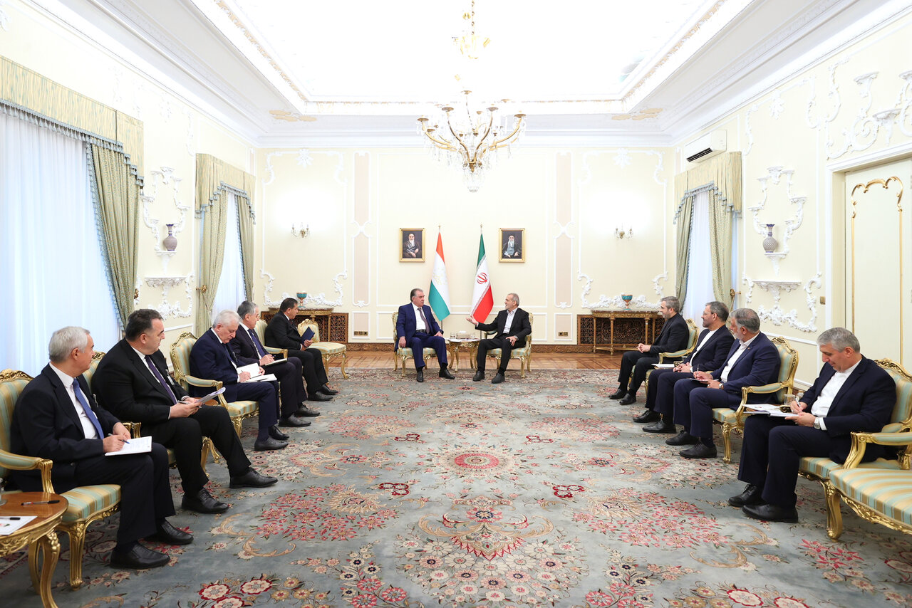 رئیس جمهور تاجیکستان با پزشکیان دیدار کرد