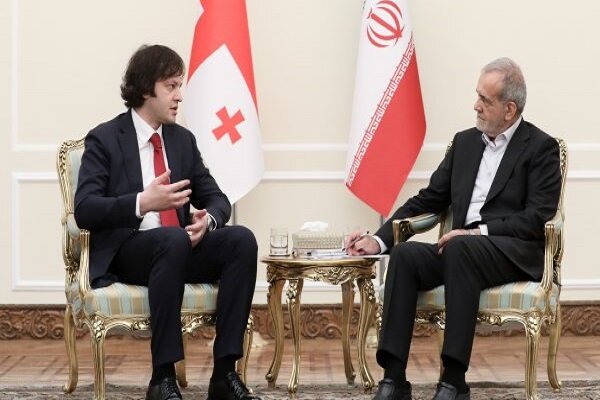 Pezeşkiyan, Gürcistan Başbakanı ile ikili ilişkileri görüştü