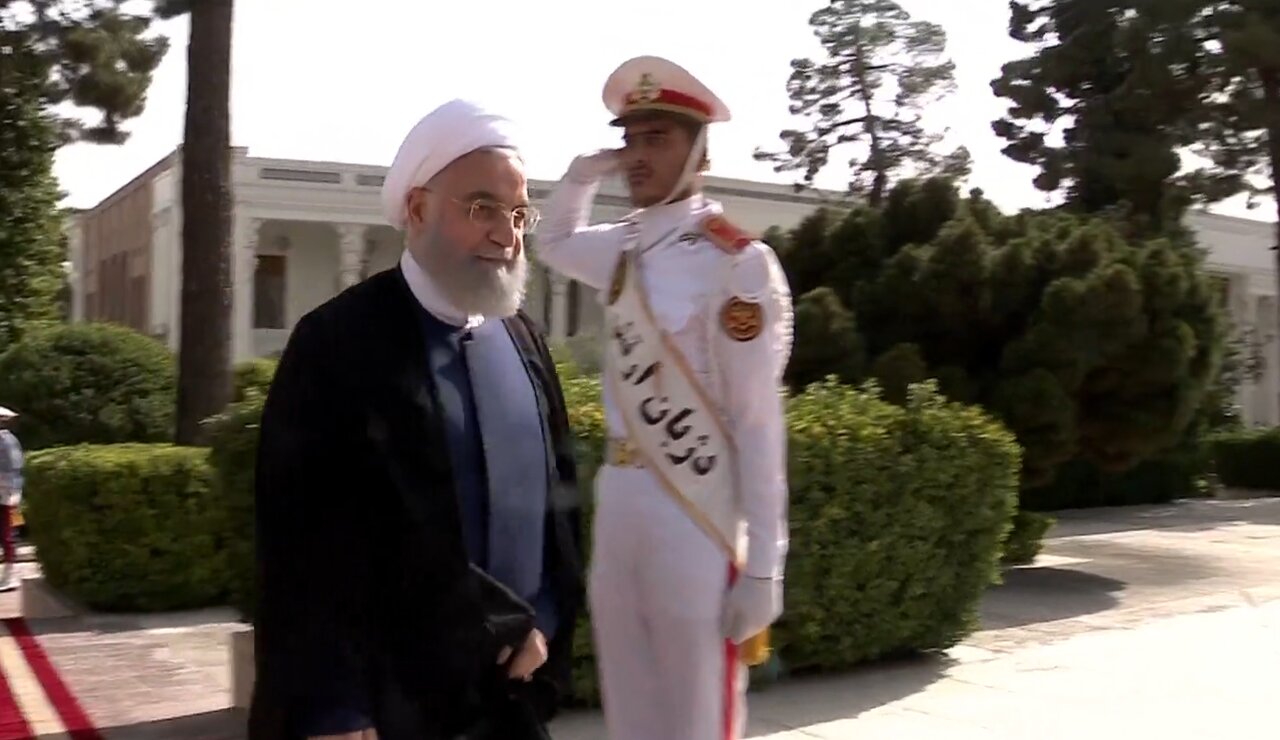Eski Cumhurbaşkanı Ruhani Pezeşkiyan'ın yemin törenine katıldı