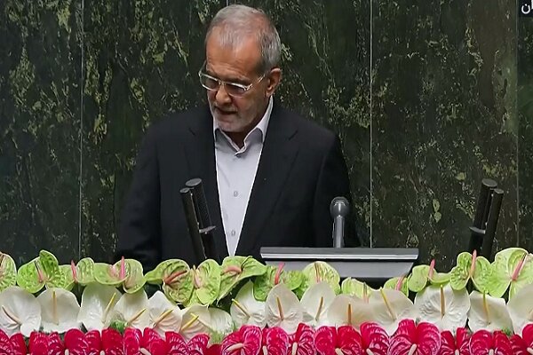 Pezeşkiyan'ın yemin töreni düzenlendi