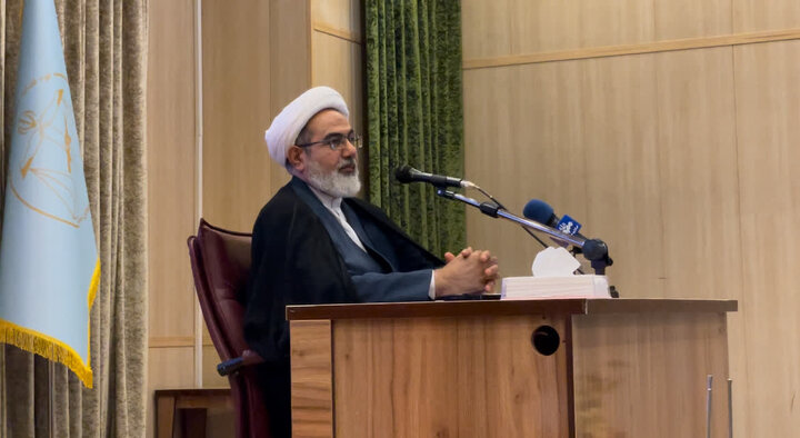 اطلاعرسانی دقیق از واقعیتها منجر به گسترش عدالت در جامعه میشود