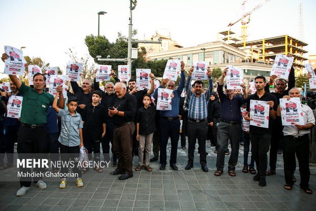 
People in Mashhad condemn Haniyeh assassination
