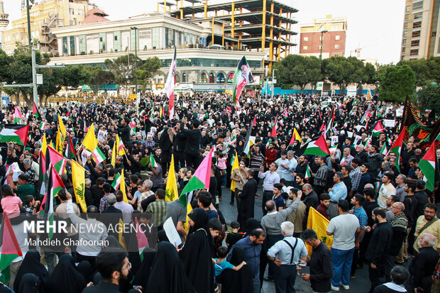 
People in Mashhad condemn Haniyeh assassination
