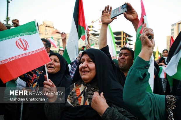 
People in Mashhad condemn Haniyeh assassination
