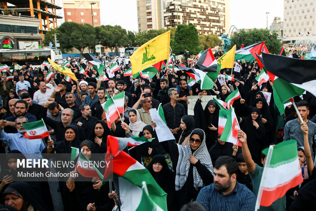 
People in Mashhad condemn Haniyeh assassination
