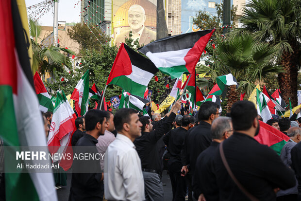 İran'da Filistin direnişinin zaferi kutlanıyor İran'da Filistin direnişinin zaferi kutlanıyor