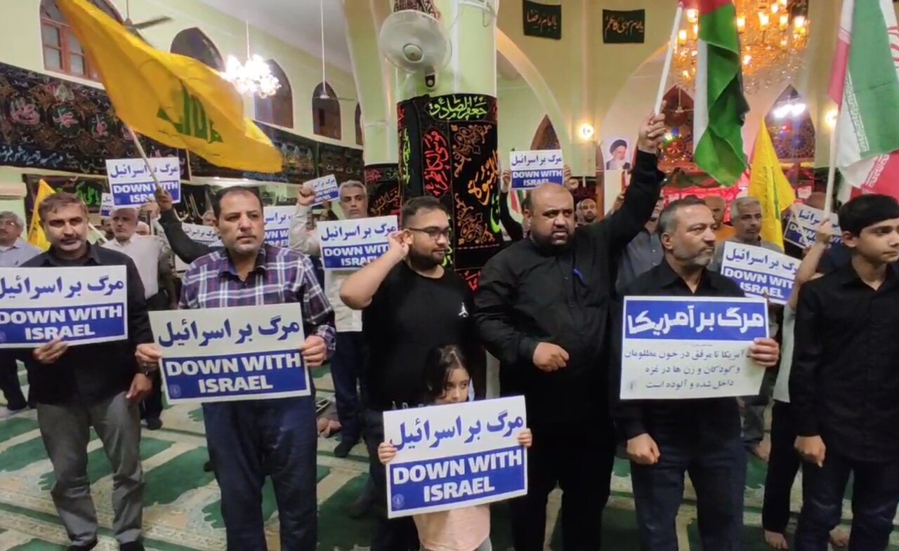 تجمع مردم در مسجد توحید بوشهر