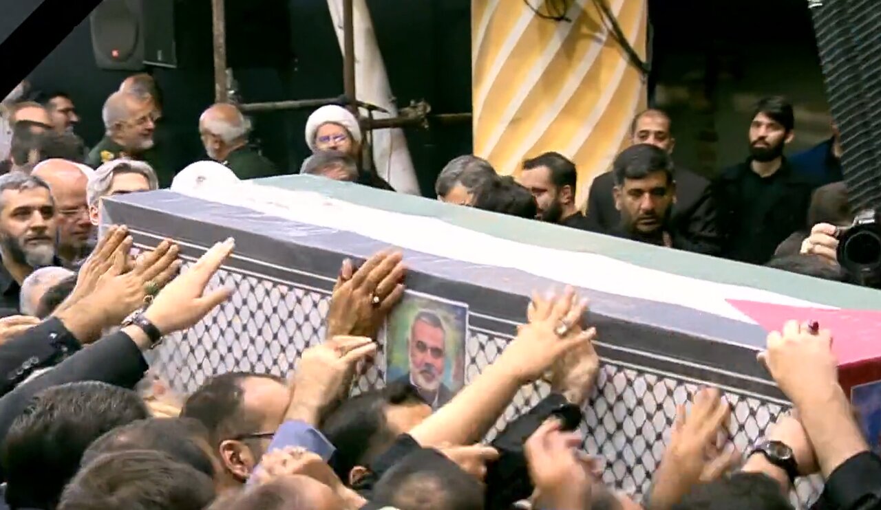 Tahran'da Şehit Heniyye için cenaze töreni
