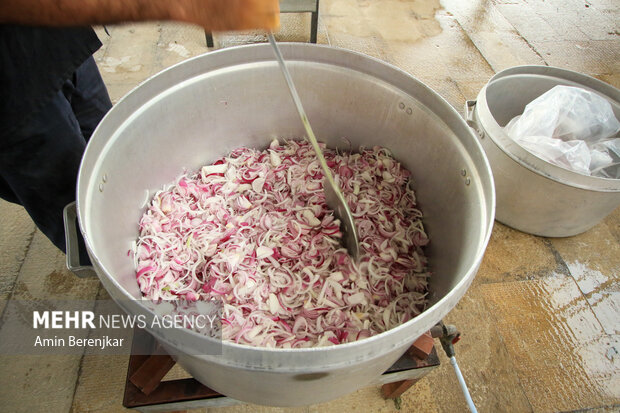 همدلی در کوچههای علوی؛ پخت ۶۰ هزار پرس غذا در شهرستان دیر