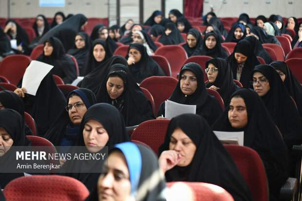 نخستین دوره «بانوی مجاهد» سازمان تبلیغات اسلامی استان فارس در شیراز