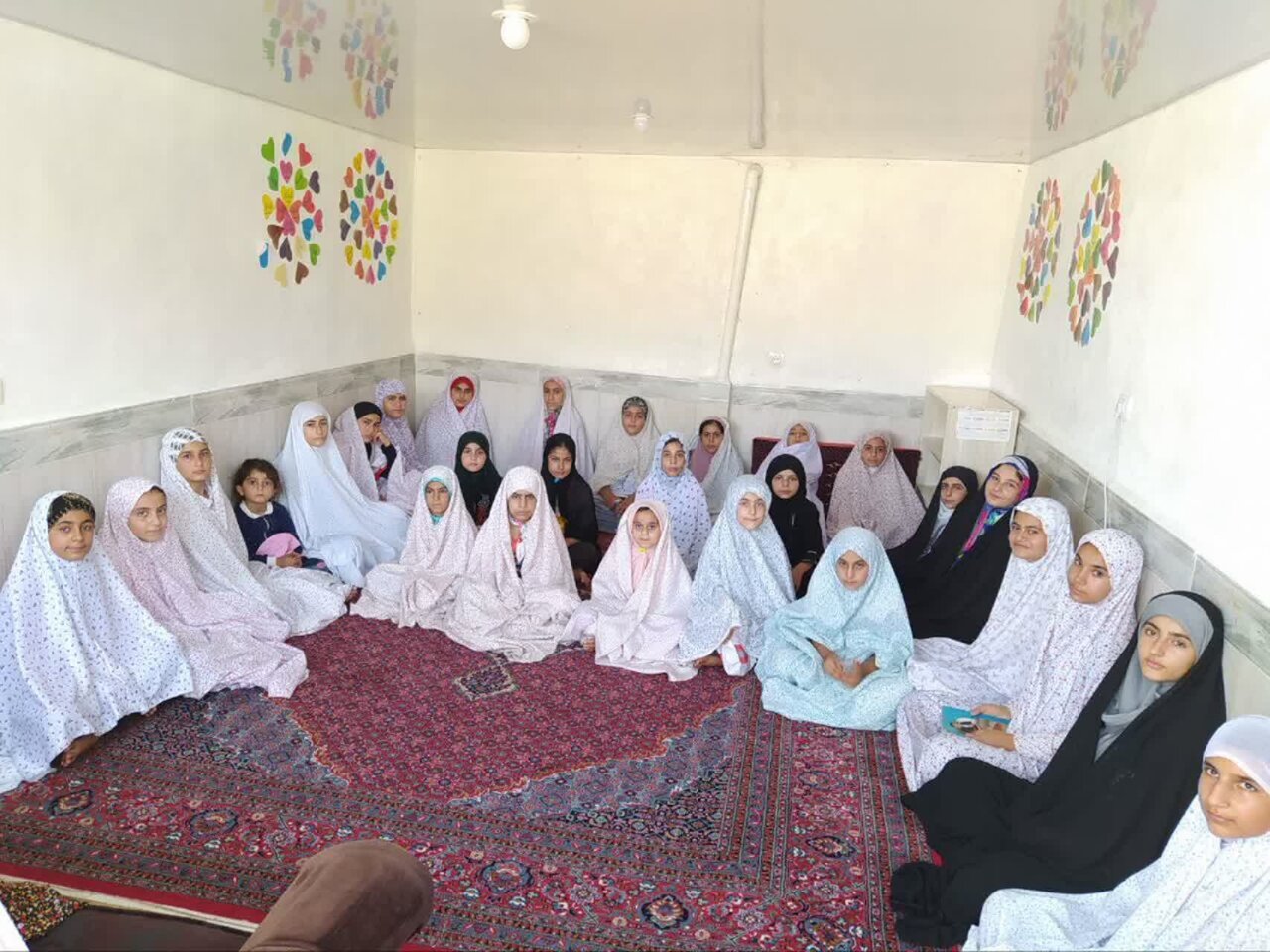 کلاس‌های روخوانی و روانخوانی قرآن در روستای قلعه‌جی برگزار می‌شود