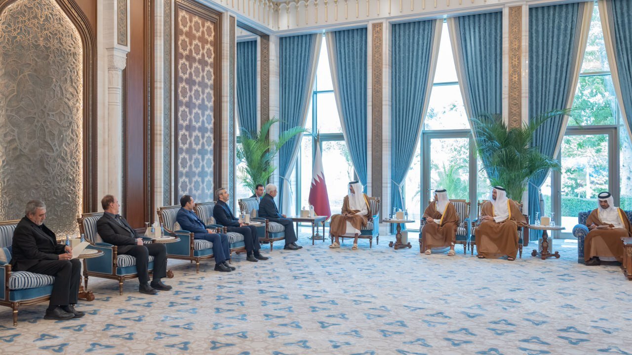 گفتگو و رایزنی عارف با امیر قطر