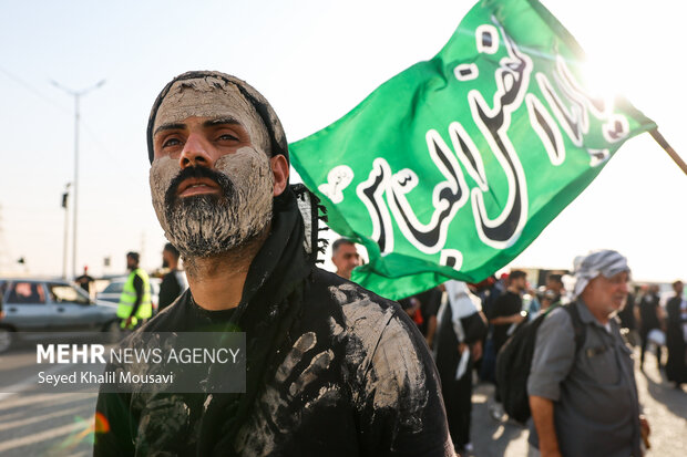 زوار ابا عبدالله الحسين عليه السلام في طريقهم إلى الشلامجة