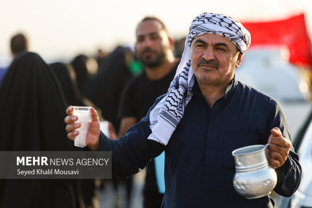 زوار ابا عبدالله الحسين عليه السلام في طريقهم إلى الشلامجة