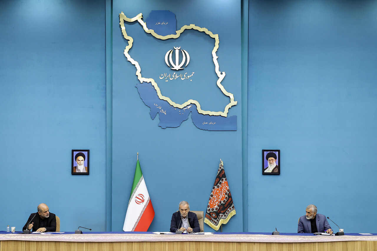الرئيس الايراني يؤكد ضرورة الالتزام بتقديم الخدمات لزوار الأربعين