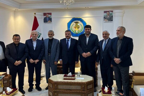 رئيس الهلال الأحمر الايراني يلتقي مع وزير الداخلية العراقي بخصوص الترتيبات النهائية لايام الاربعين