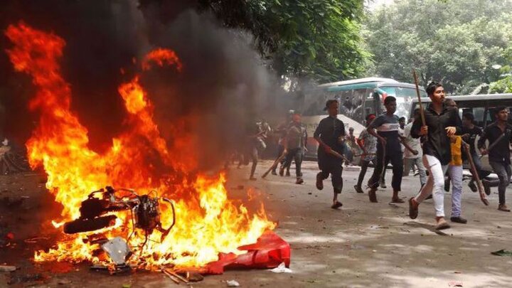 93 killed as Bangladesh protesters demand PM resign