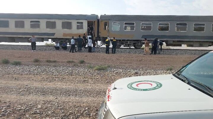نقص فنی در چرخهای واگن باعث توقف قطار قزوین_مشهد شد نقص فنی در چرخهای واگن باعث توقف قطار قزوین_مشهد شد