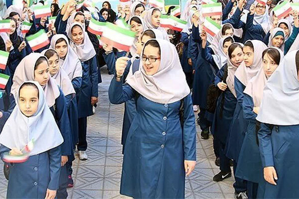 لباس فرم مدارس و دردسرهای والدین؛ ضرورتی که به اول مهر نرسید لباس فرم مدارس و دردسرهای والدین؛ ضرورتی که به اول مهر نرسید