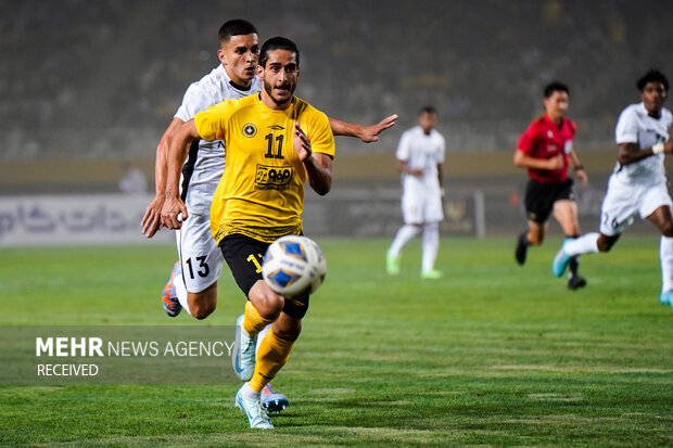 دیدار فوتبال سپاهان و شباب الاهلی امارات