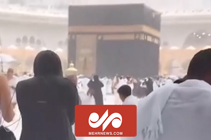 VIDEO: Summer rainfall in Masjid al-Haram