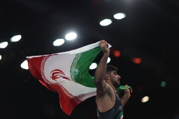 İranlı güreşçi Paris Olimpiyatları'nda altın madalya kazandı