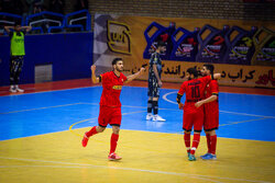 پیروزی پرگل کراپ الوند در خانه