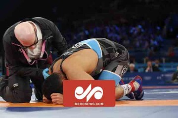 VIDEO: Reducing Iran's Yazdani shoulder dislocation in finals