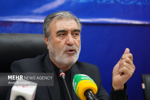 عزیزی: اروپاییها بعضا بدون استقلال رأی در مذاکرات شرکت میکنند